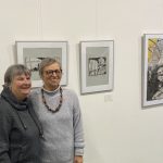Ausstellung "Verborgen hinter dem Sichtbaren", mit Birgit Bugdahl (li) und Barbara E. Leonhard (re)